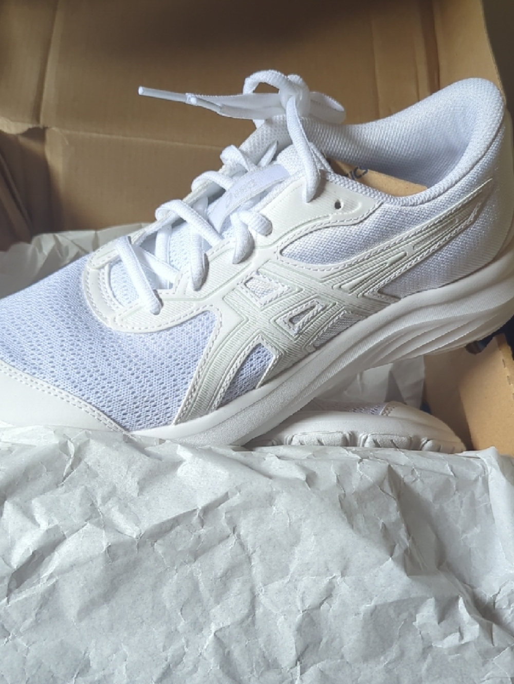 Asics Women's White Athletic Running Shoes - Picture 6 of 8